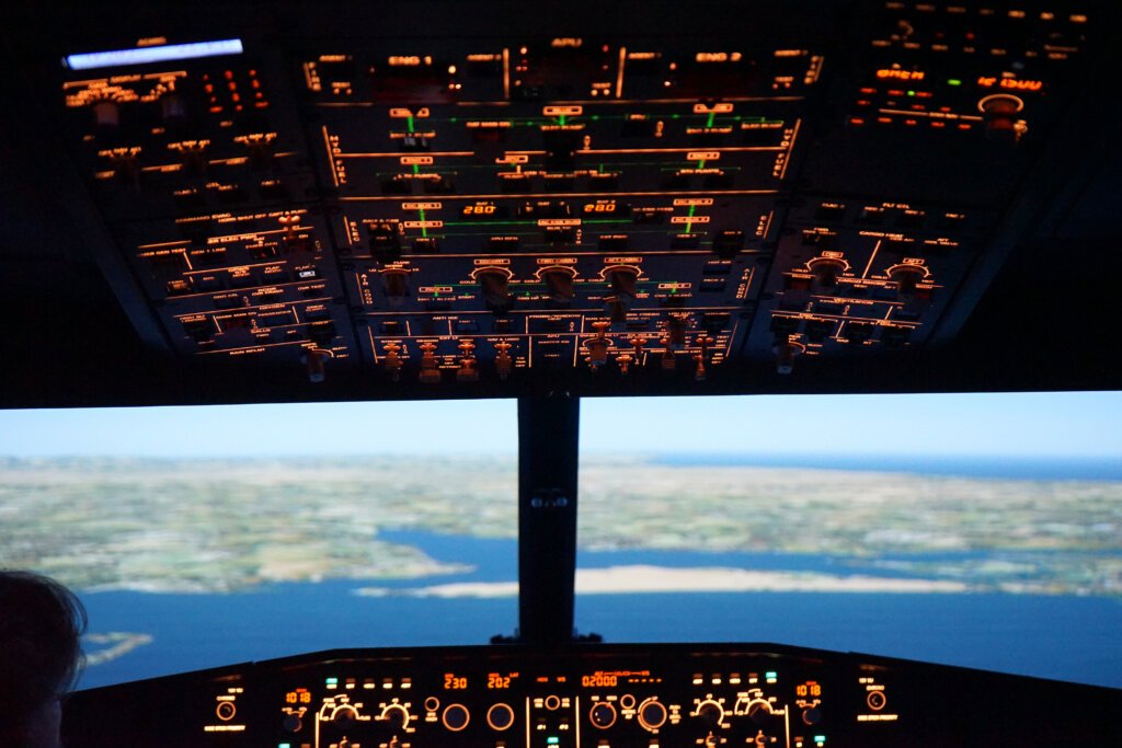 details simulator A320 - APS MCC - Airline Pilot Standard Multi Crew cooperation